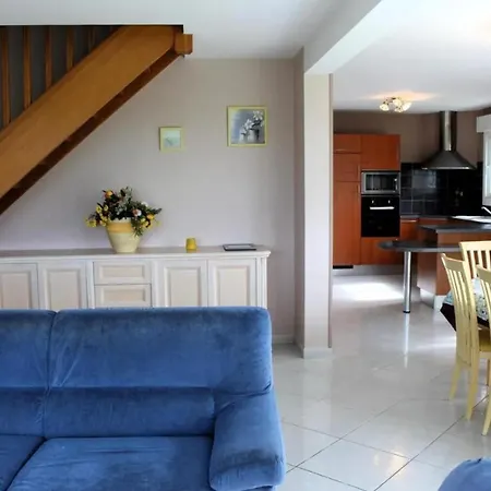 Maison Spacieuse A Дом отдыха Courtils